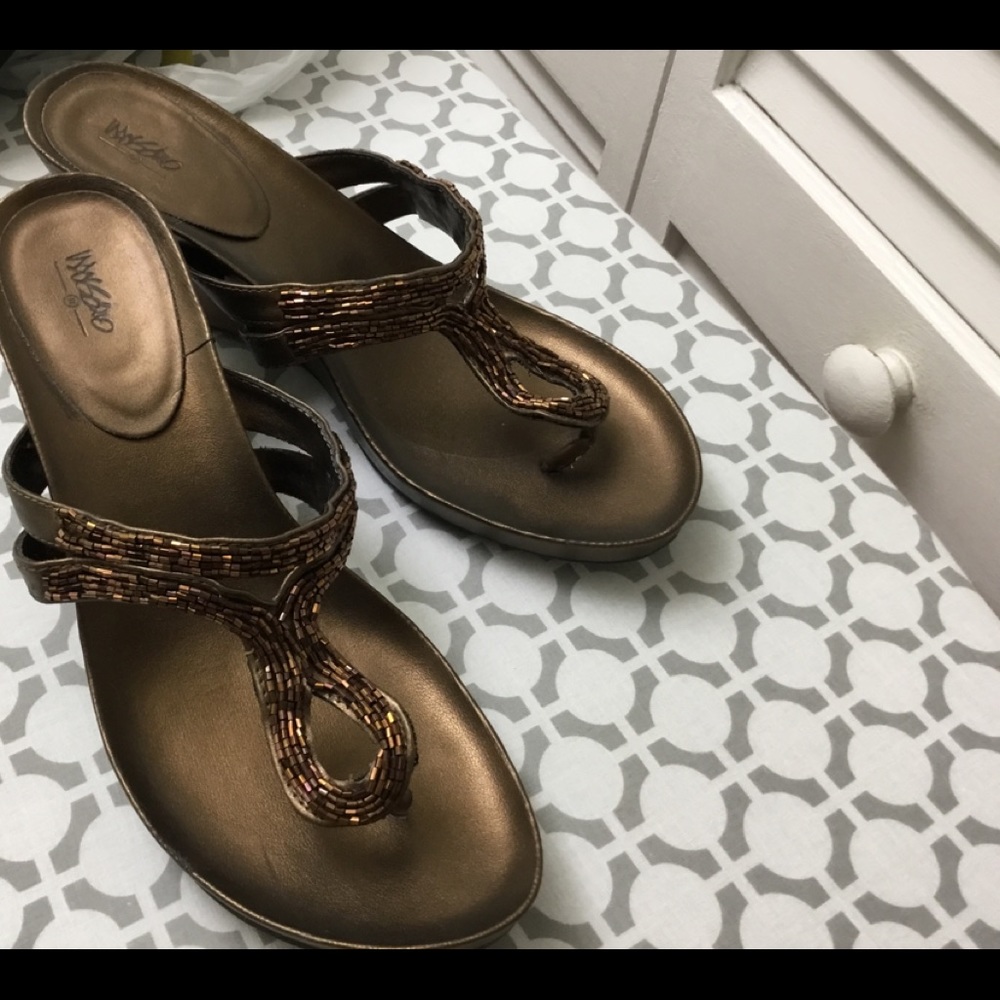 Brown wedge thong